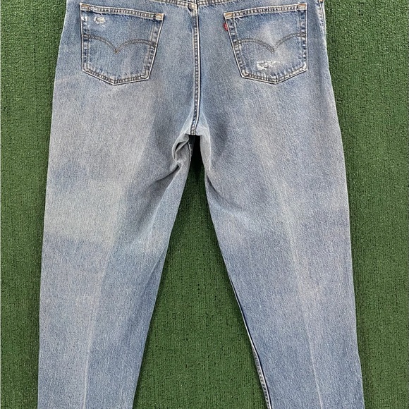 VTG 90’s Levi’s 560 Loose Fit Tapered Leg Distressed Jeans Men’s 45x31 USA Made - Picture 7 of 9